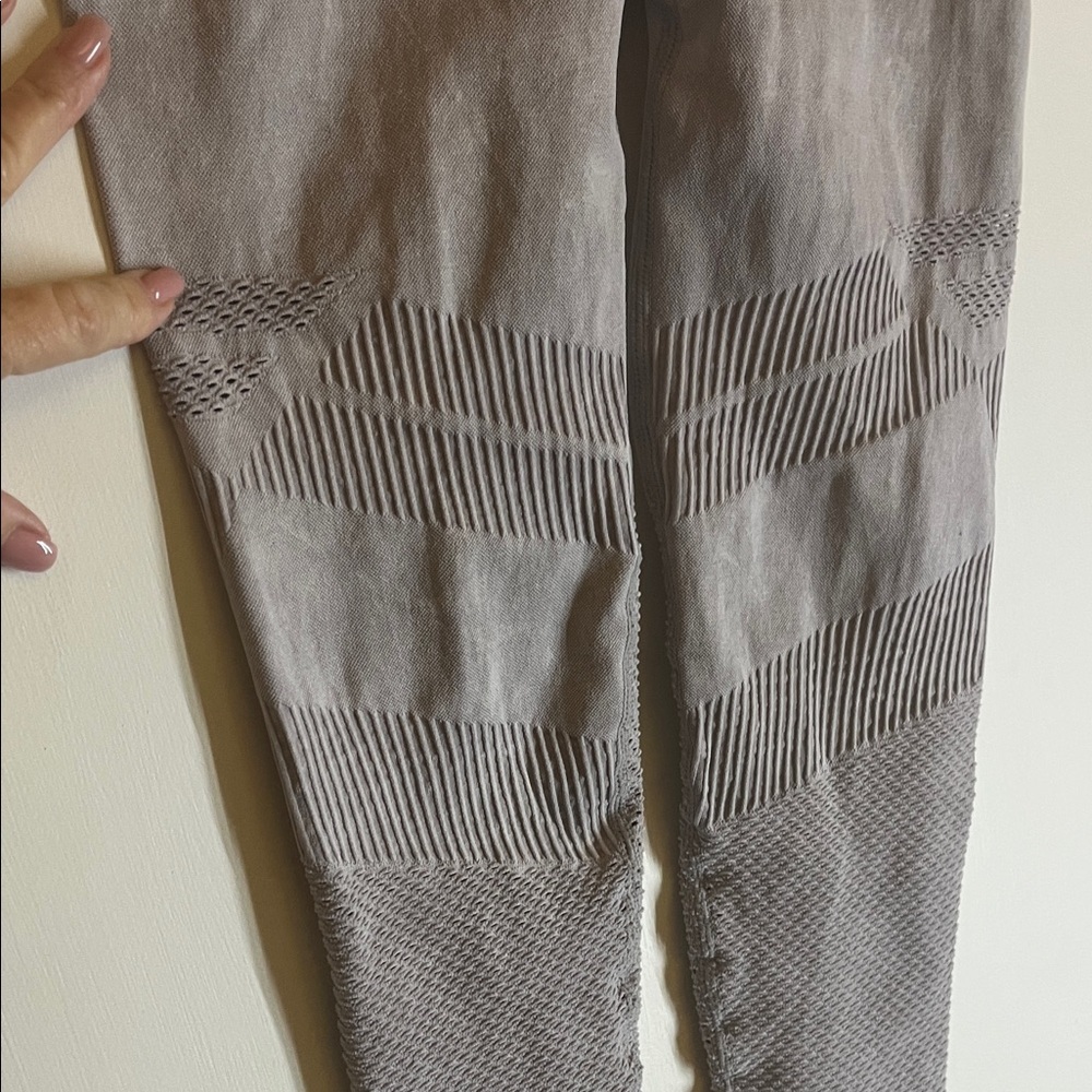 Source Unknown Gray / Lavender Uneven Colored Leg… - image 8